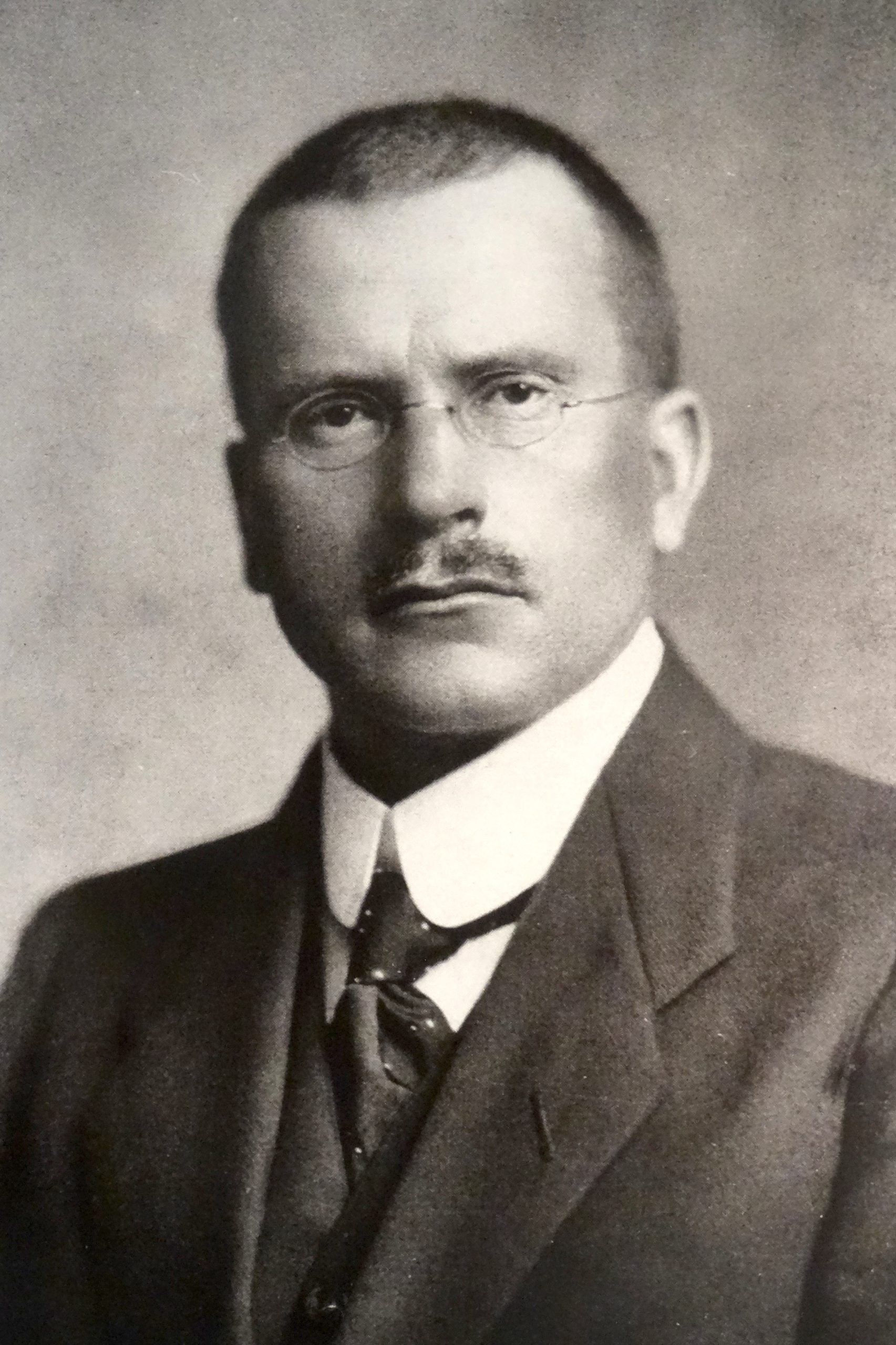 Carlo Gustavo Jungo portretas.